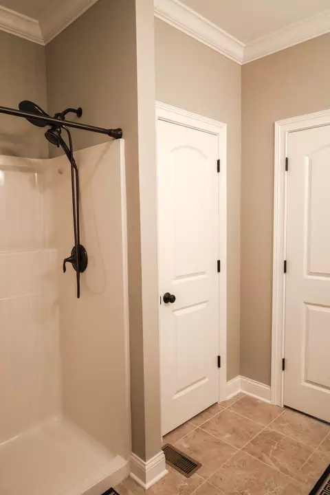 Bath - 16415 S Mueller Cir, Plainfield, IL 60586 photo 1 of 5