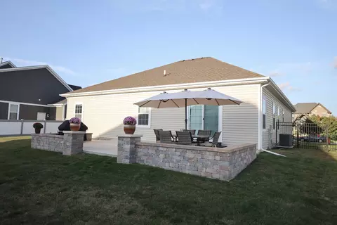 Exterior - 16415 S Mueller Cir, Plainfield, IL 60586 photo 4 of 9