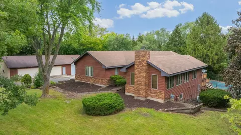 19 Hillside Dr, Yorkville, IL 60560