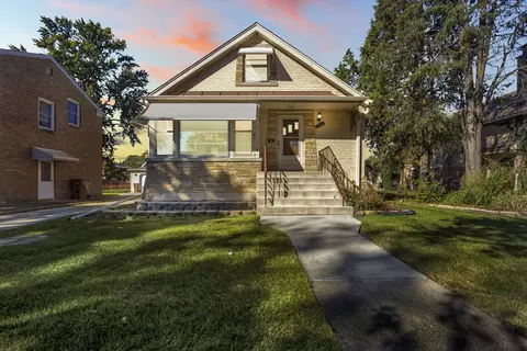 2226 S 2nd Ave, North Riverside, IL 60546