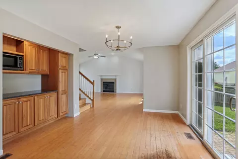 Living - 905 Switchgrass Ln, Champaign, IL 61822 photo 6 of 6
