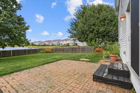 Exterior - 905 Switchgrass Ln, Champaign, IL 61822 photo 5 of 7