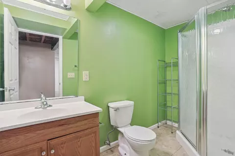 Bath - 905 Switchgrass Ln, Champaign, IL 61822 photo 5 of 5