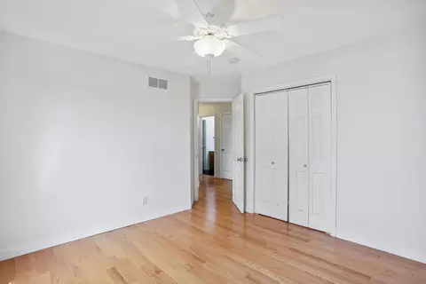 Bedroom - 905 Switchgrass Ln, Champaign, IL 61822 photo 6 of 9