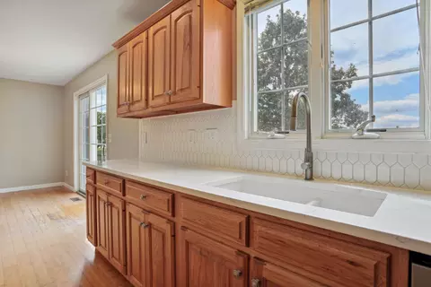 Kitchen - 905 Switchgrass Ln, Champaign, IL 61822 photo 4 of 4