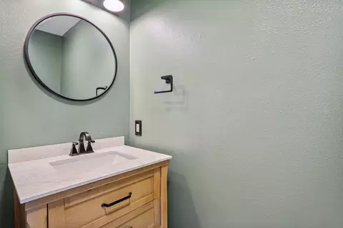 Bath - 905 Switchgrass Ln, Champaign, IL 61822 photo 1 of 5