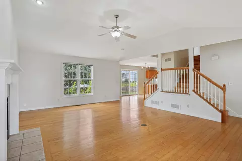 Living - 905 Switchgrass Ln, Champaign, IL 61822 photo 4 of 6