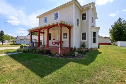 Exterior - 312 E Springfield Rd, Arcola, IL 61910 photo 2 of 8
