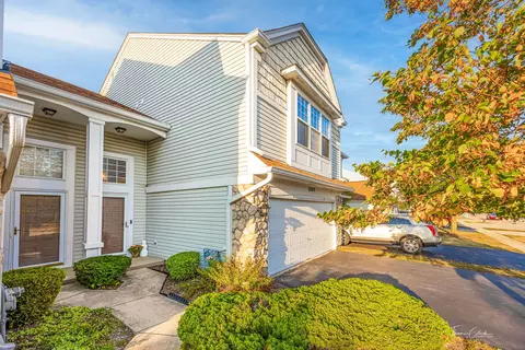 Exterior - 1088 Delta Dr, Elgin, IL 60123 photo 4 of 8