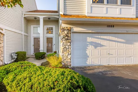 Exterior - 1088 Delta Dr, Elgin, IL 60123 photo 5 of 8