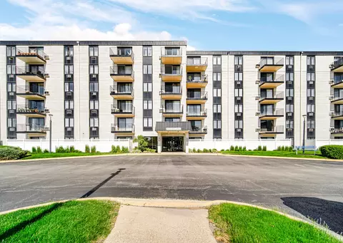 9737 N Fox Glen Dr #2K, Niles, IL 60714
