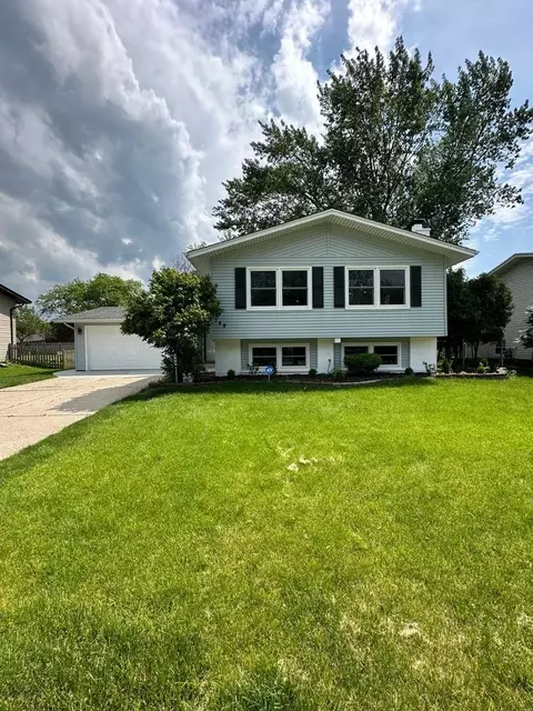 749 72nd St, Downers Grove, IL 60516