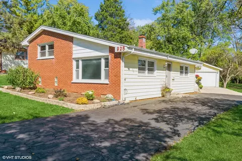 925 Noel Dr, Mundelein, IL 60060