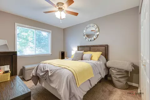 668 Claridge Cir, Hoffman Estates, IL 60169 photo 17