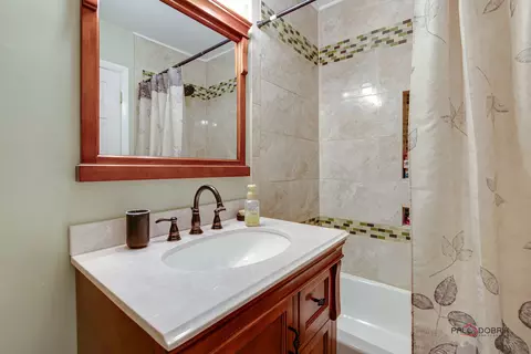 668 Claridge Cir, Hoffman Estates, IL 60169 photo 16