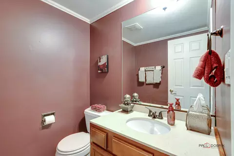 668 Claridge Cir, Hoffman Estates, IL 60169 photo 21