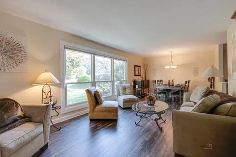 668 Claridge Cir, Hoffman Estates, IL 60169 photo 5