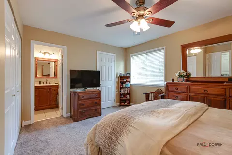 668 Claridge Cir, Hoffman Estates, IL 60169 photo 15