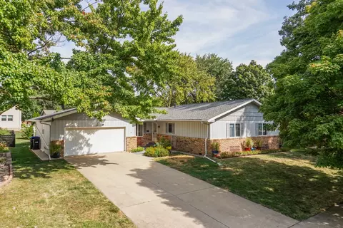 36 Chatsford Ct, Bloomington, IL 61704