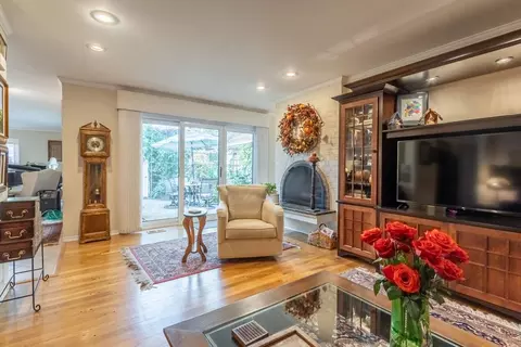 Living - 1 Auburn On Asbury, Rolling Meadows, IL 60008 photo 4 of 7
