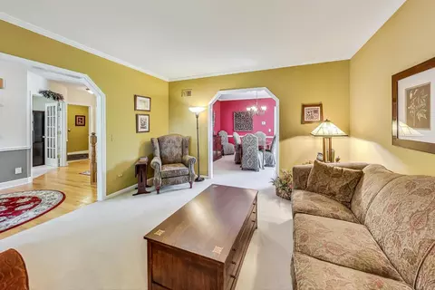 4763 Middle Rd, Gurnee, IL 60031 photo 5