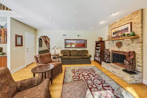 4763 Middle Rd, Gurnee, IL 60031 photo 14