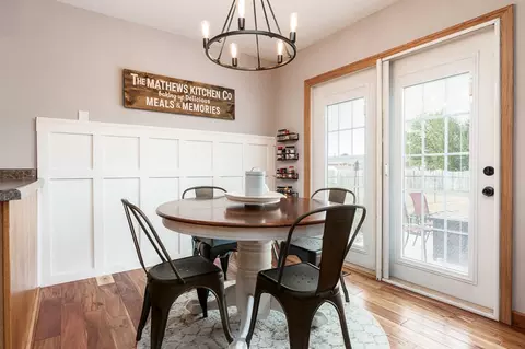Dining - 409 Fox Dr, South Beloit, IL 61080 photo 1 of 2