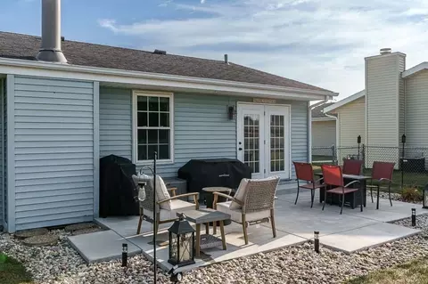 Exterior - 409 Fox Dr, South Beloit, IL 61080 photo 2 of 9
