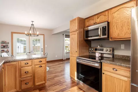 Kitchen - 409 Fox Dr, South Beloit, IL 61080 photo 4 of 5