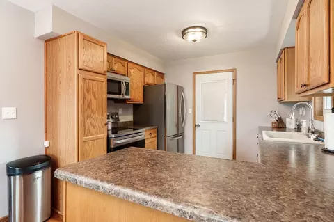 Kitchen - 409 Fox Dr, South Beloit, IL 61080 photo 2 of 5