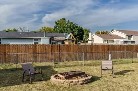 Exterior - 409 Fox Dr, South Beloit, IL 61080 photo 7 of 9