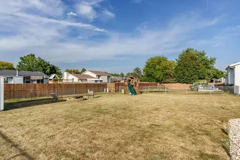 Exterior - 409 Fox Dr, South Beloit, IL 61080 photo 6 of 9