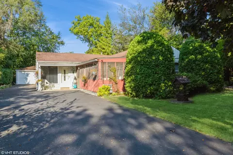1834 Monroe Ave, Glenview, IL 60025