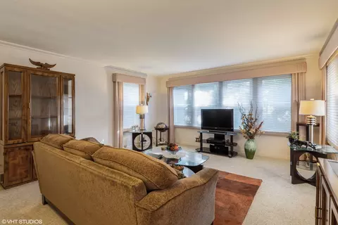 1834 Monroe Ave, Glenview, IL 60025 photo 2