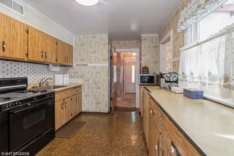 1834 Monroe Ave, Glenview, IL 60025 photo 4