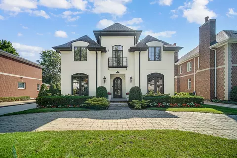 223 N County Line Rd, Hinsdale, IL 60521