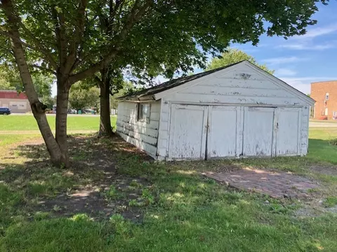 305 Oak St, Cedar Point, IL 61316 photo 21