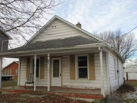 305 Oak St, Cedar Point, IL 61316 photo 2