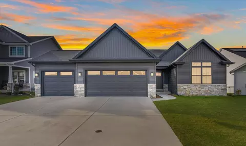 503 Wheatley Dr, Mahomet, IL 61853