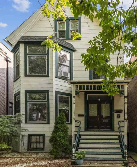 1913 W Cuyler Ave, Chicago, IL 60613