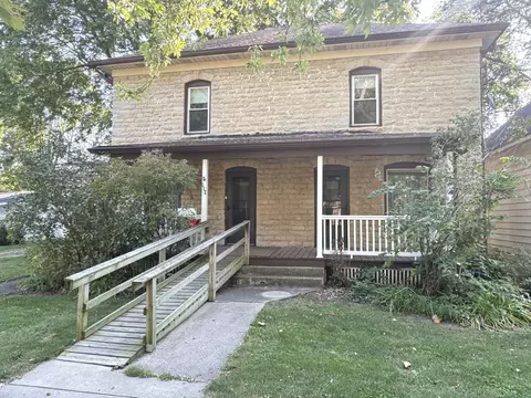 112 S Walnut St, Momence, IL 60954
