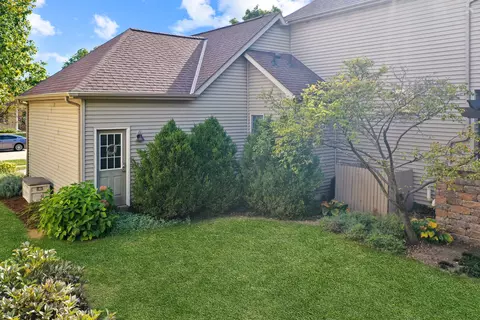 Exterior - 2708 Stevenson Dr, Bloomington, IL 61704 photo 11 of 11