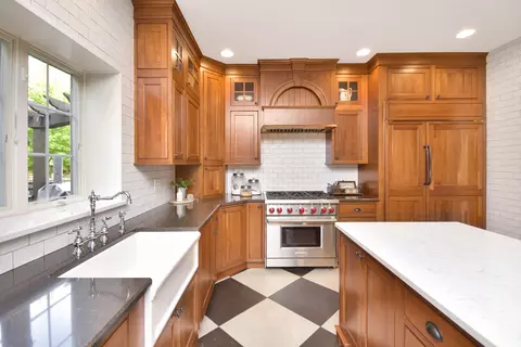 Kitchen - 2708 Stevenson Dr, Bloomington, IL 61704 photo 7 of 15