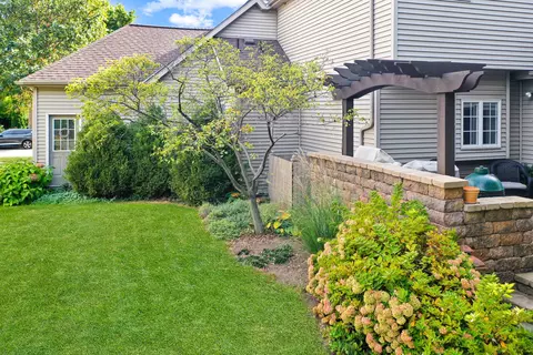 Exterior - 2708 Stevenson Dr, Bloomington, IL 61704 photo 9 of 11