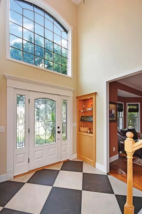 Entry Way - 2708 Stevenson Dr, Bloomington, IL 61704 photo 2 of 4