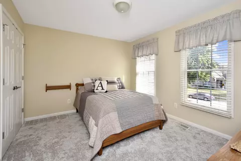Bedroom - 2708 Stevenson Dr, Bloomington, IL 61704 photo 4 of 12