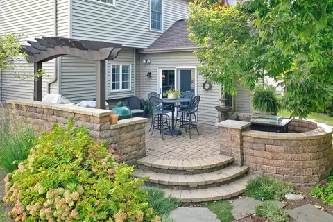 Exterior - 2708 Stevenson Dr, Bloomington, IL 61704 photo 10 of 11
