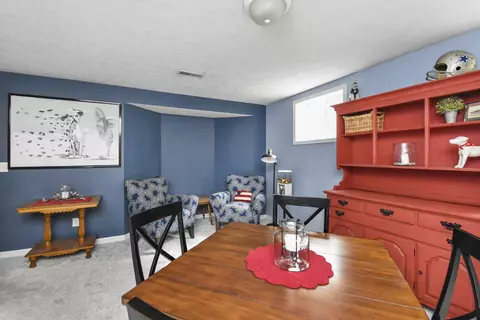 Dining - 2708 Stevenson Dr, Bloomington, IL 61704 photo 11 of 13