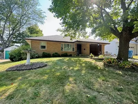 1412 Hemlock Ave, Dixon, IL 61021