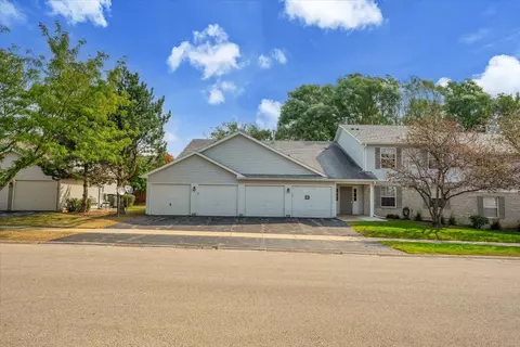 1233 N Red Oak Cir #1, Round Lake Beach, IL 60073